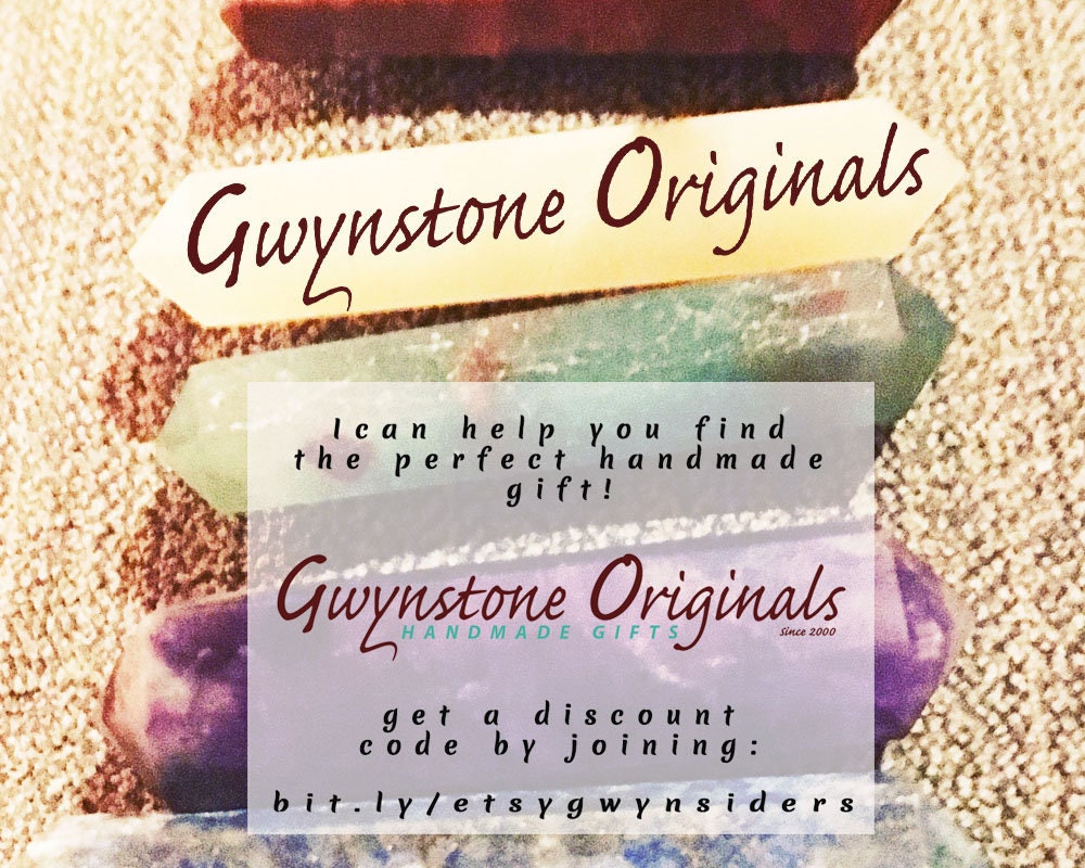 COLOR CHANGING essential oil jewelry showcasing detailed craftsmanship, this aromatherapy essential oils diffuser necklace transforms colors with body temperature while holding your favorite scents.