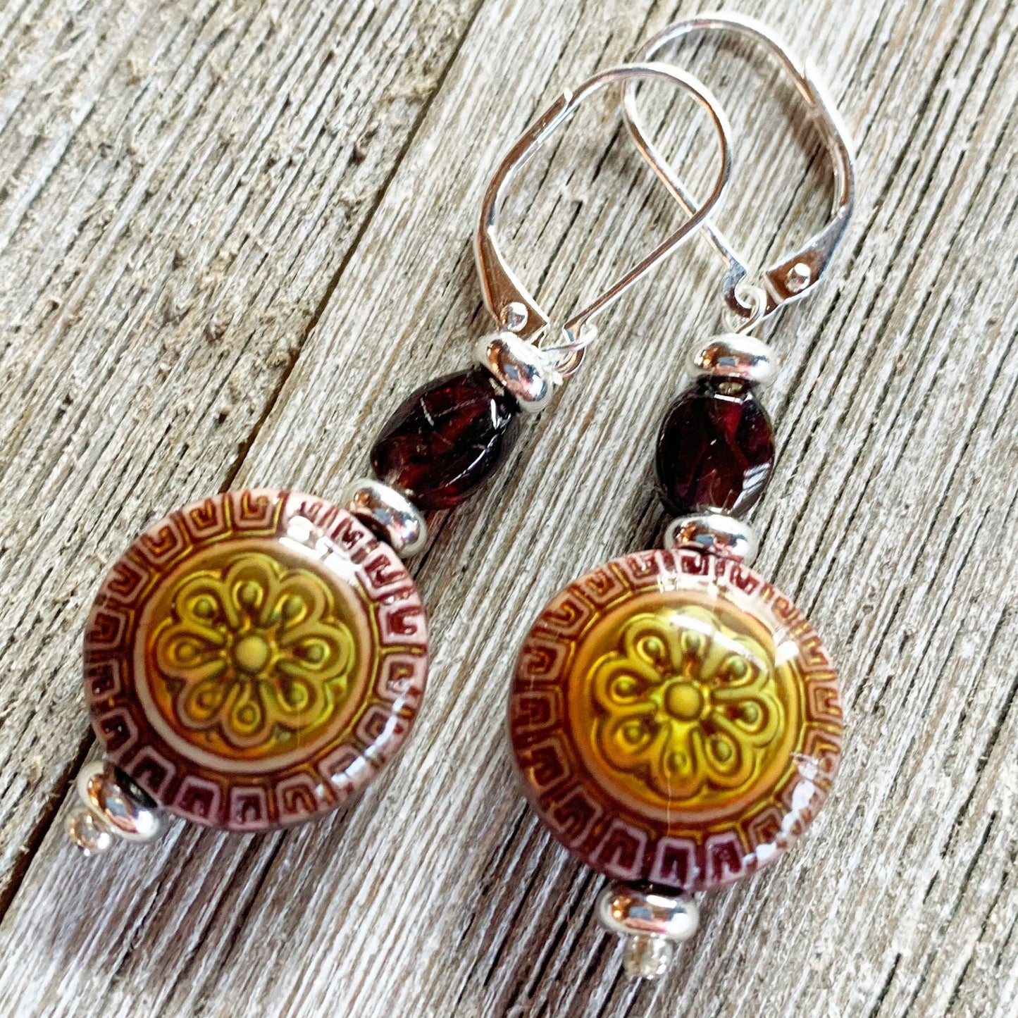 Magic Mandala and Garnet Jewelry Set featuring color-change earrings and necklace, designed for mood and zen style, perfect for yoga and meditation.