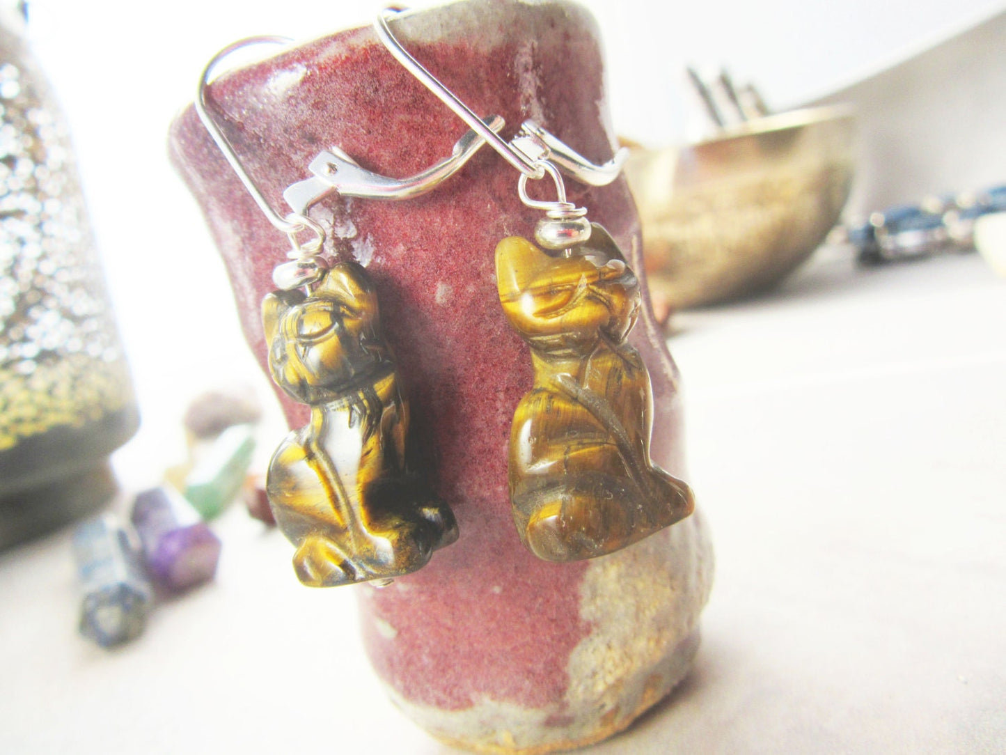 Cat earrings carved tiger cat, Cat Lover Earrings, Tiger Eye Jewelry, Cat Lady Gift, Friend Gift, Feline Friend, sitting cat on lever backs