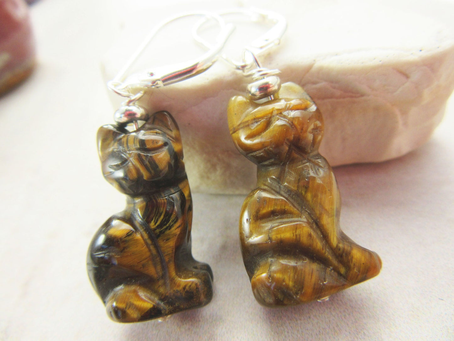 Cat earrings carved tiger cat, Cat Lover Earrings, Tiger Eye Jewelry, Cat Lady Gift, Friend Gift, Feline Friend, sitting cat on lever backs