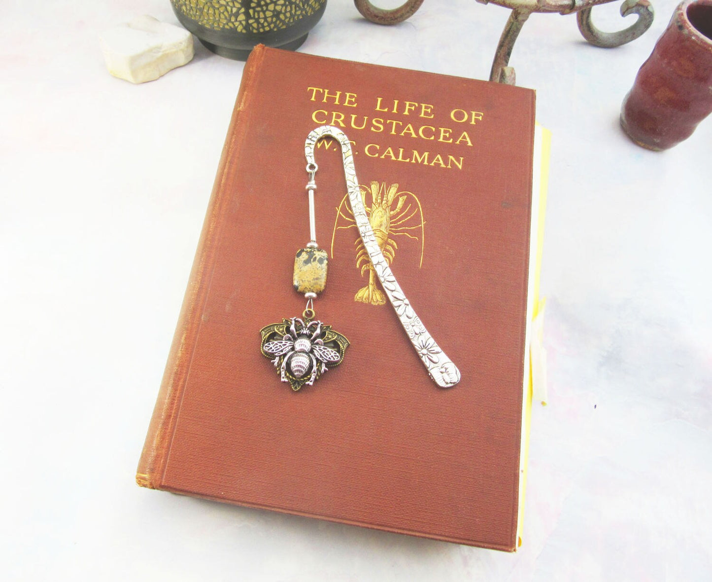 Honey bee bookmark - metal bookmark - bronze and sliver - bee lover gift - apiculturist gift - honeybee gift metal bookmark