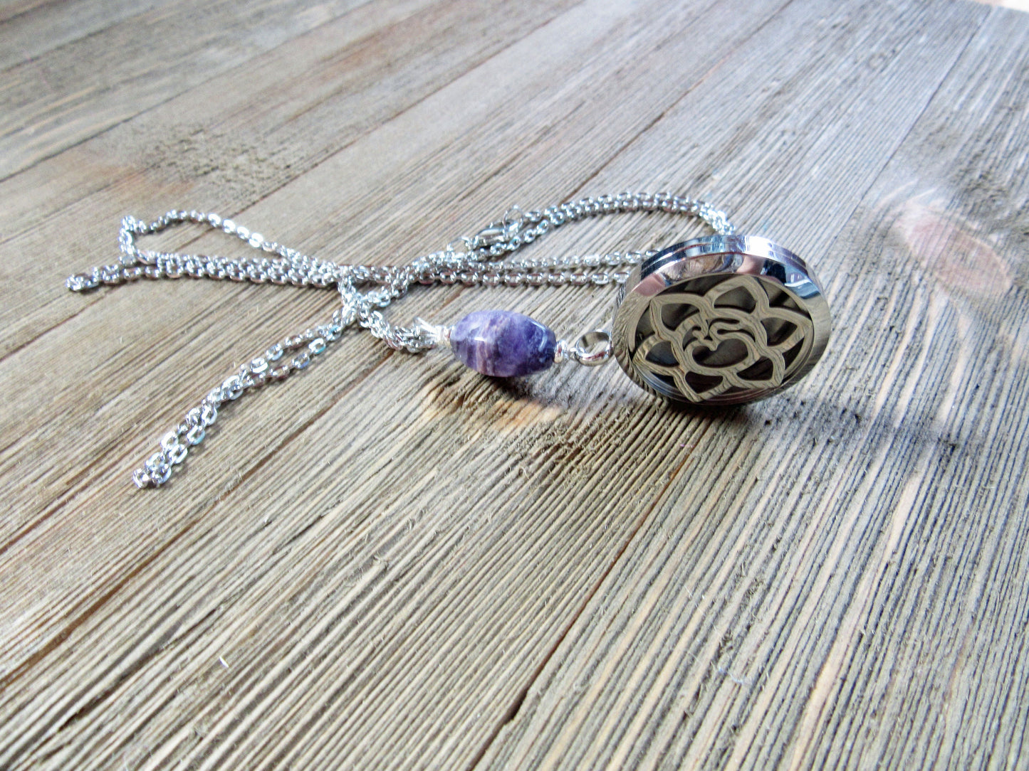 AMETHYST DIFFUSER NECKLACE - Aromatherapy Pendant, Essential Oil Diffuser Locket, spiritual jewelry, calm gift for zen aesthetic