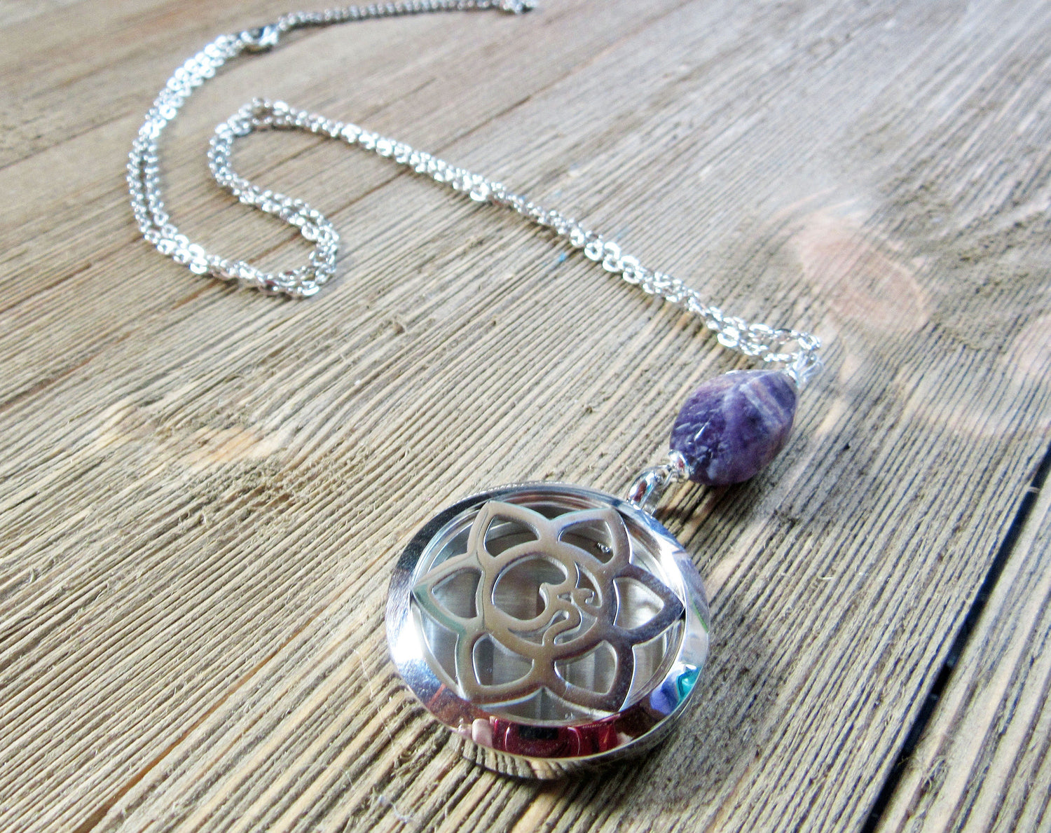 AMETHYST DIFFUSER NECKLACE - Aromatherapy Pendant, Essential Oil Diffuser Locket, spiritual jewelry, calm gift for zen aesthetic