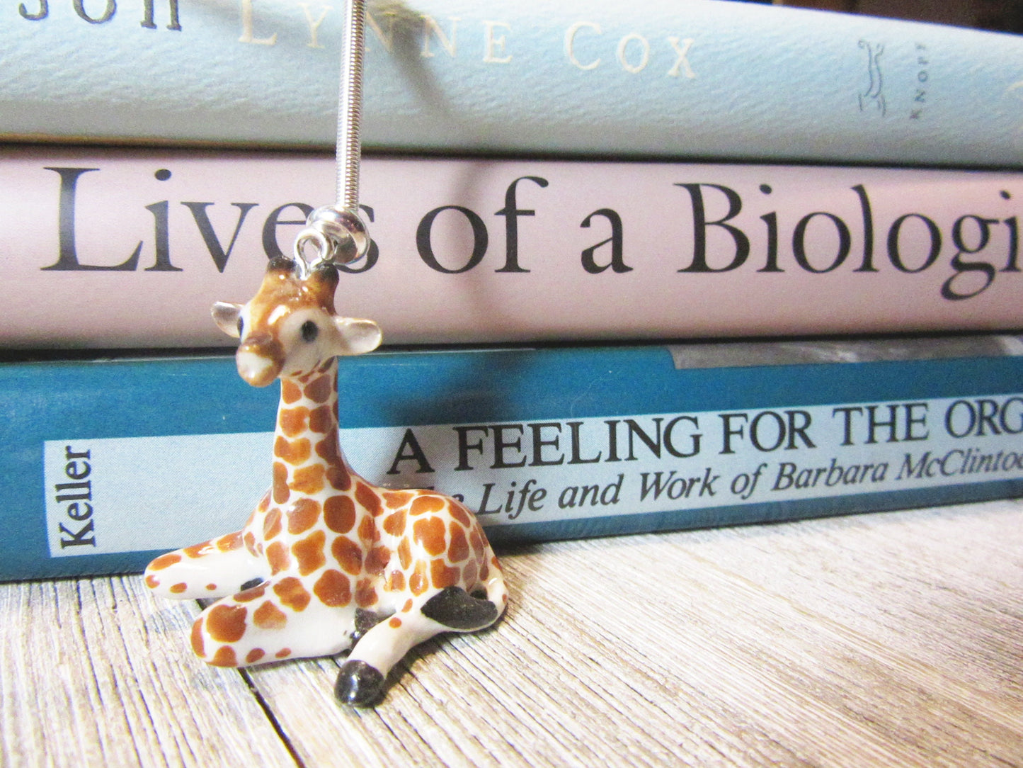 Giraffe Bookmark - Giraffe lover gift for a reader, cute porcelain figurine metal bookmark, giraffes page holder, librarian and zookeeper