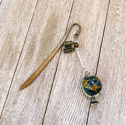 Globe bookmark - Travel and Binocular Charm Bronze metal bookmark, earth themed gift wiht a mood bead accent, gift for teen reader