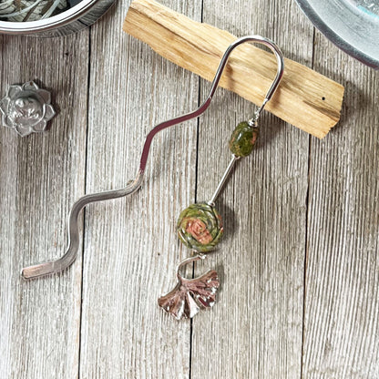 Metal Bookmark Gift - Unakite Flower and Ginko Leaf Zen Aesthetic Bookmark displayed elegantly with a pink khaki theme, perfect for book lovers.