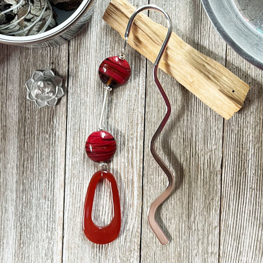 Art Glass and Carnelian Oval Hook Bookmark - Elegant Page Holder with Minimalist Vibe, Reader Gift, book lover surprise, Mod style gift