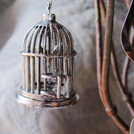 BIRD CAGE BOOKMARK - Feather Metal Bookmarker, great keepsake gift. Birdcage trinket and gift for book lovers