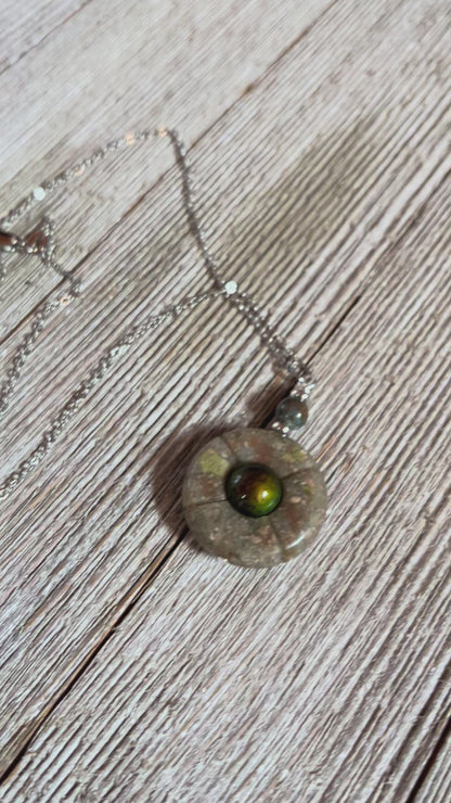 Transform Your Daily Style with the Jasper Mood Bead Necklace - Unique Color-Changing Jewelry